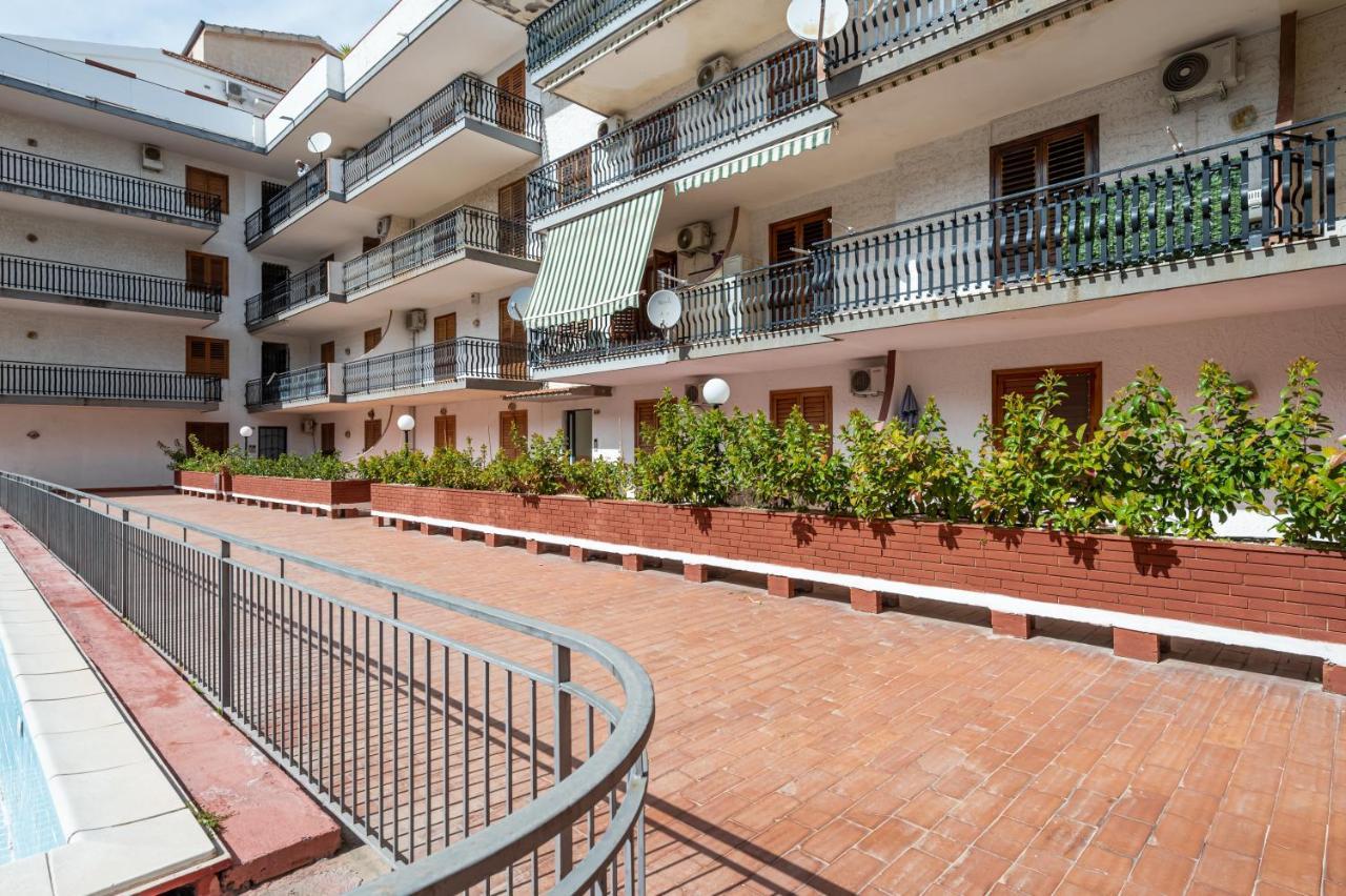 Appartement Naxos Charming Penthouse With Swimming Pool X6 à Giardini-Naxos Extérieur photo
